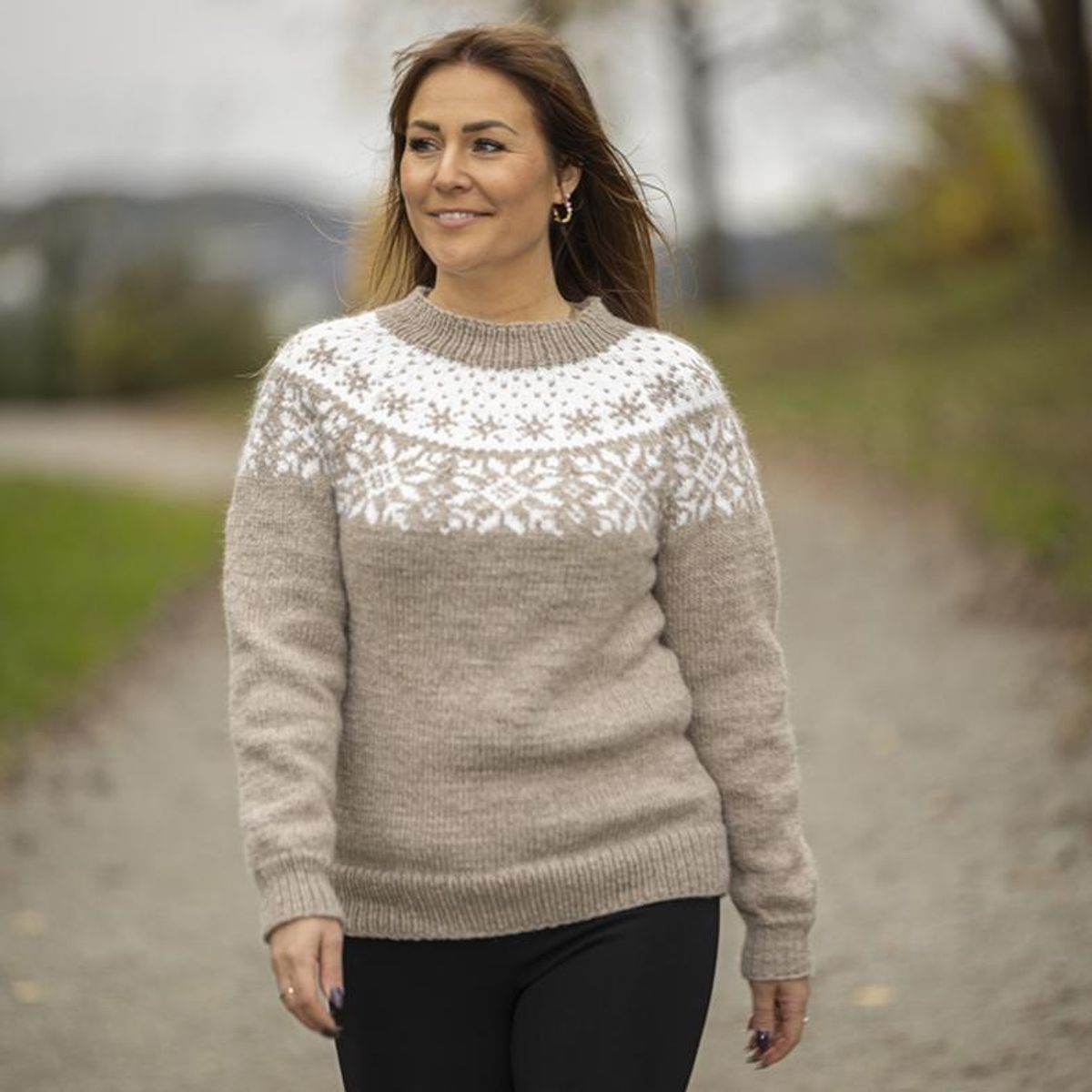 Snørose Isabella genser beige