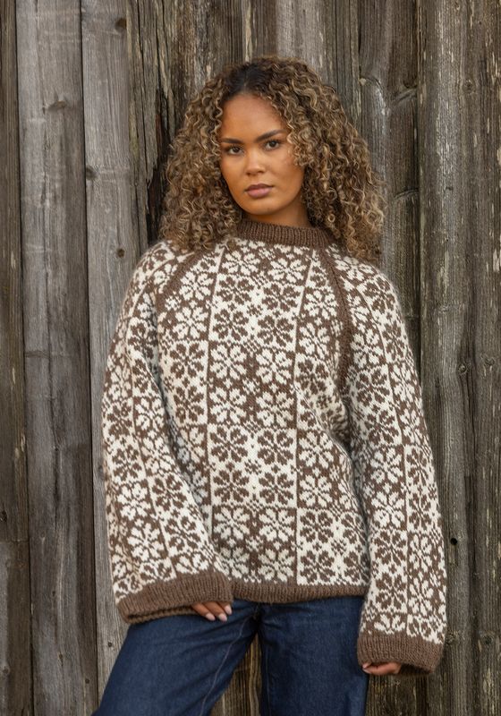 Blomsterstølen genser brun