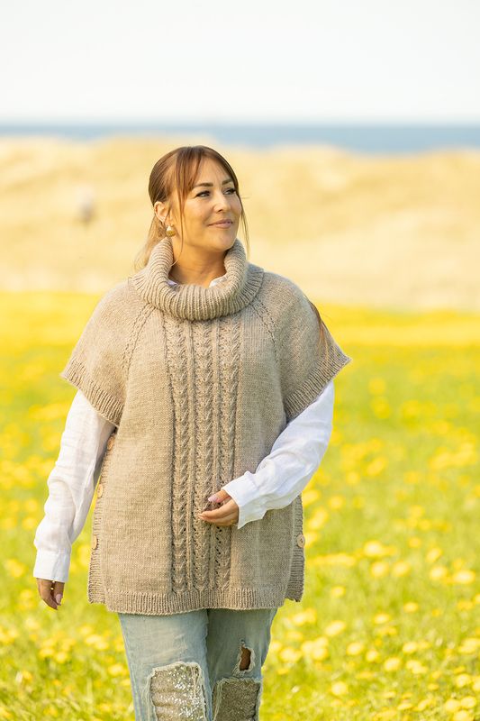 Snørose Poncho genser