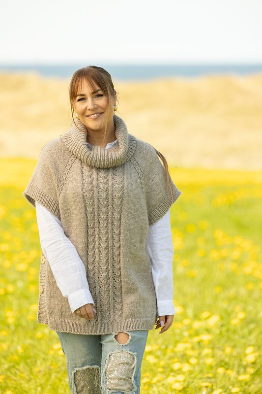 Snørose Poncho genser